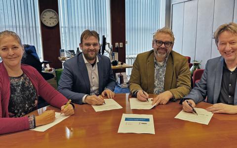 Ondertekening convenant aanpak adres- en woonfraude Velsen