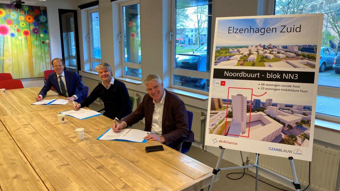 de Alliantie wordt eigenaar van woontoren in Elzenhagen Zuid - ondertekening contract 