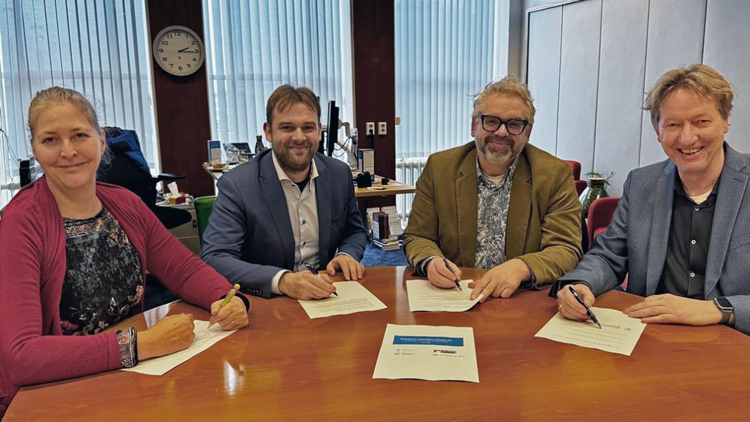 Ondertekening convenant aanpak adres- en woonfraude Velsen