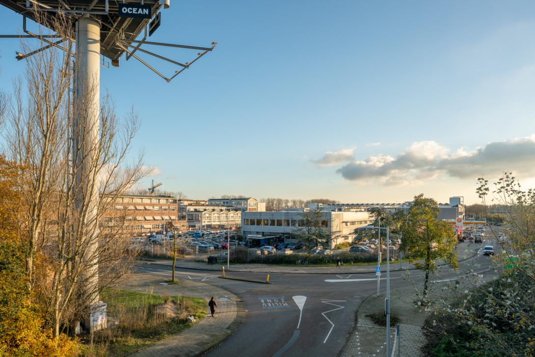 Bedrijventerrein Schinkel wordt onderdeel van de nieuwe woon-werkwijk Schinkelkwartier. Het is ‘bestaand stedelijk gebied’, dus levert de ligging in de LIB5-zone geen problemen op – Henk Sneevlietweg, A'dam Nieuw-West. 