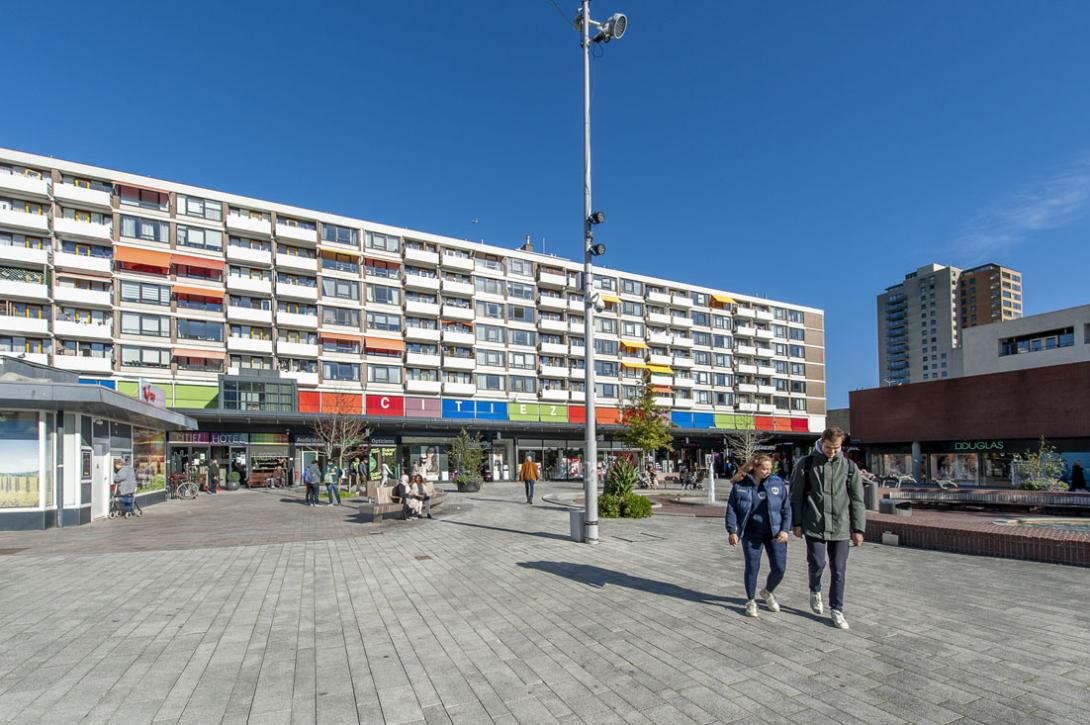 Amsterdam Nieuw-West, Osdorpplein. Foto Hans van der Vliet