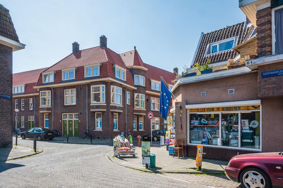 2018 - renovatie van eerste 38 woningen van Ymere in de Gentiaanbuurt, Amsterdam Noord.